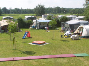 Een luchtfoto van de mincamping in Gelderland