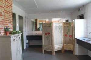 Het sanitair van de kleine camping Brabant