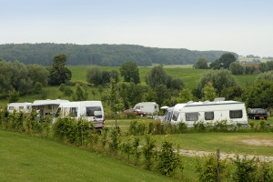 Caravans en campers op de minicamping Limburg