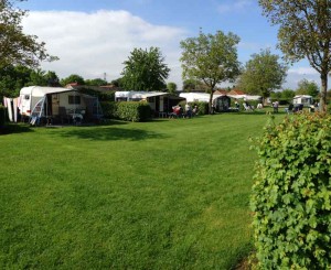 Het kampeerterrein van de kleine camping Limburg