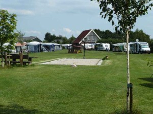 Het kampeerterrein van de kleine camping Overijssel