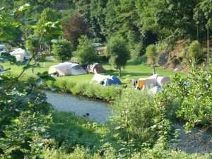 Het veld van de boerencamping