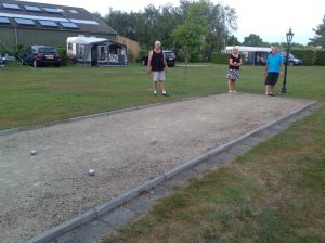 Jeu de boule op de camping. Goedkoop kamperen met de minicampingcard